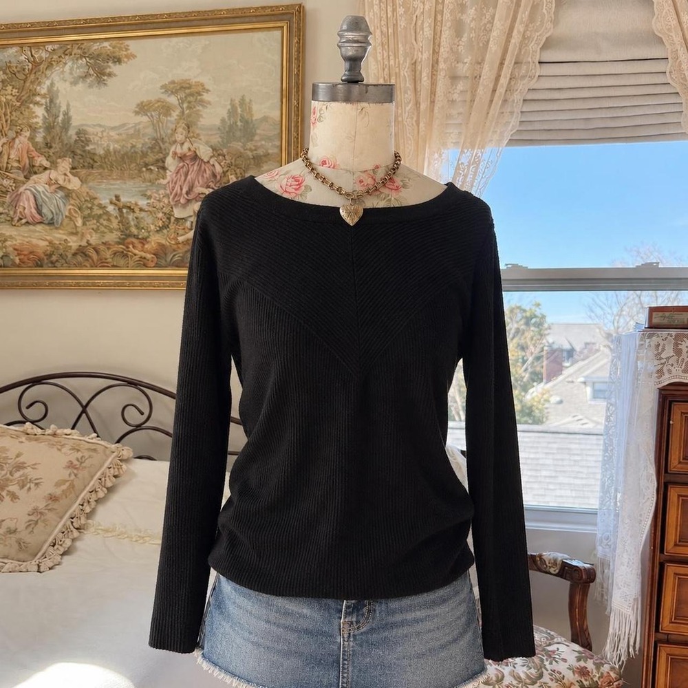Black sweater  Simple BoHo long sleeve sweater